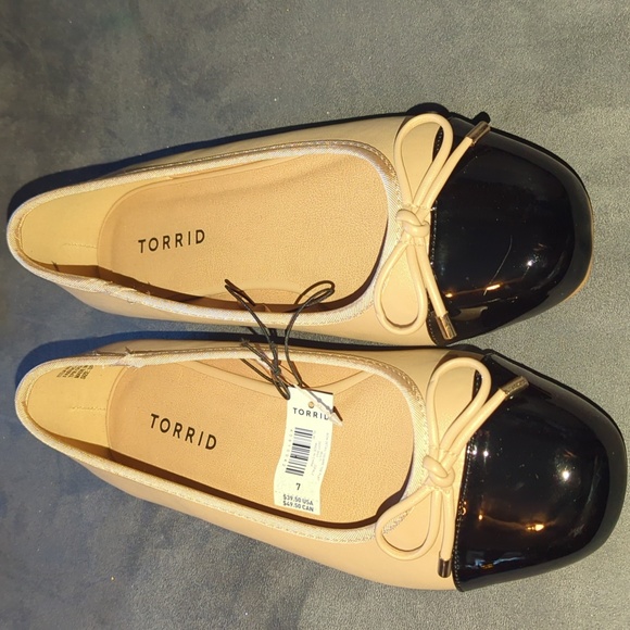 Wide Width Flats - Picture 2 of 11